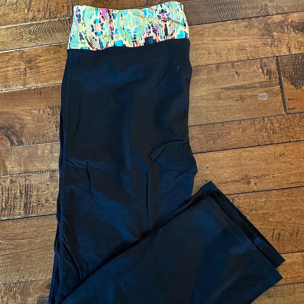 Maurices in Motion high waisted Performance Pants.  Black/Multi Color.  Size 2